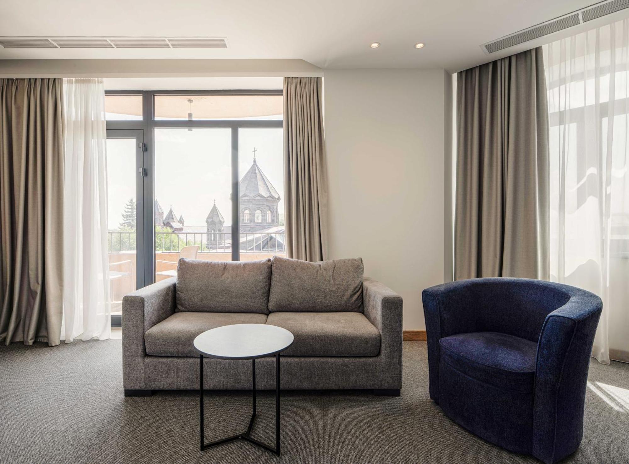 Radisson Hotel & Spa Gyumri Exterior photo
